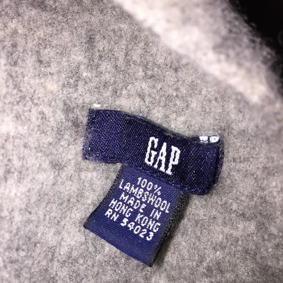 Gap 100% Lambs wool gray red border scarf 9x46 - Picture 2 of 2